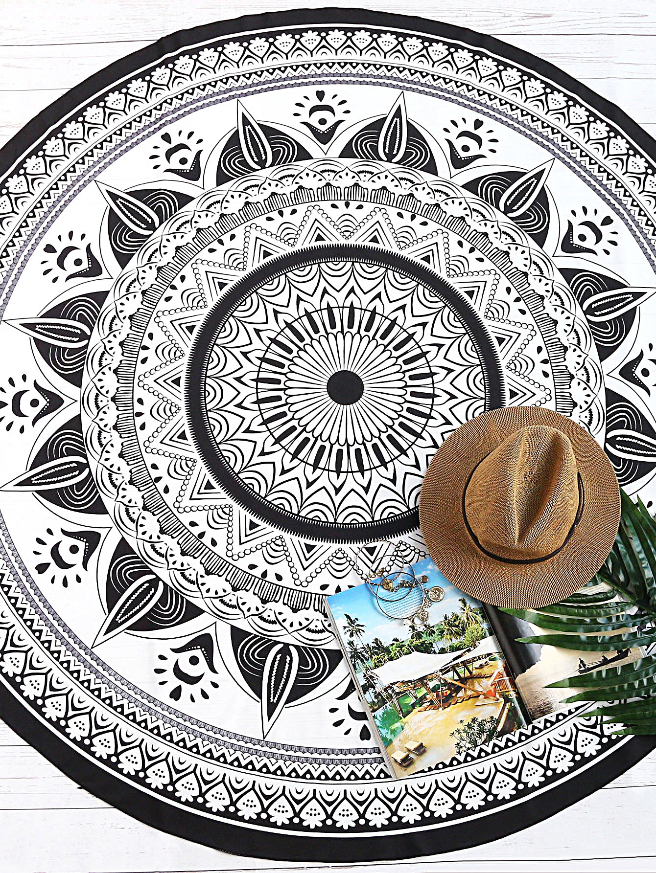 Black And White Tribal Print Vintage Round Beach Blanket
