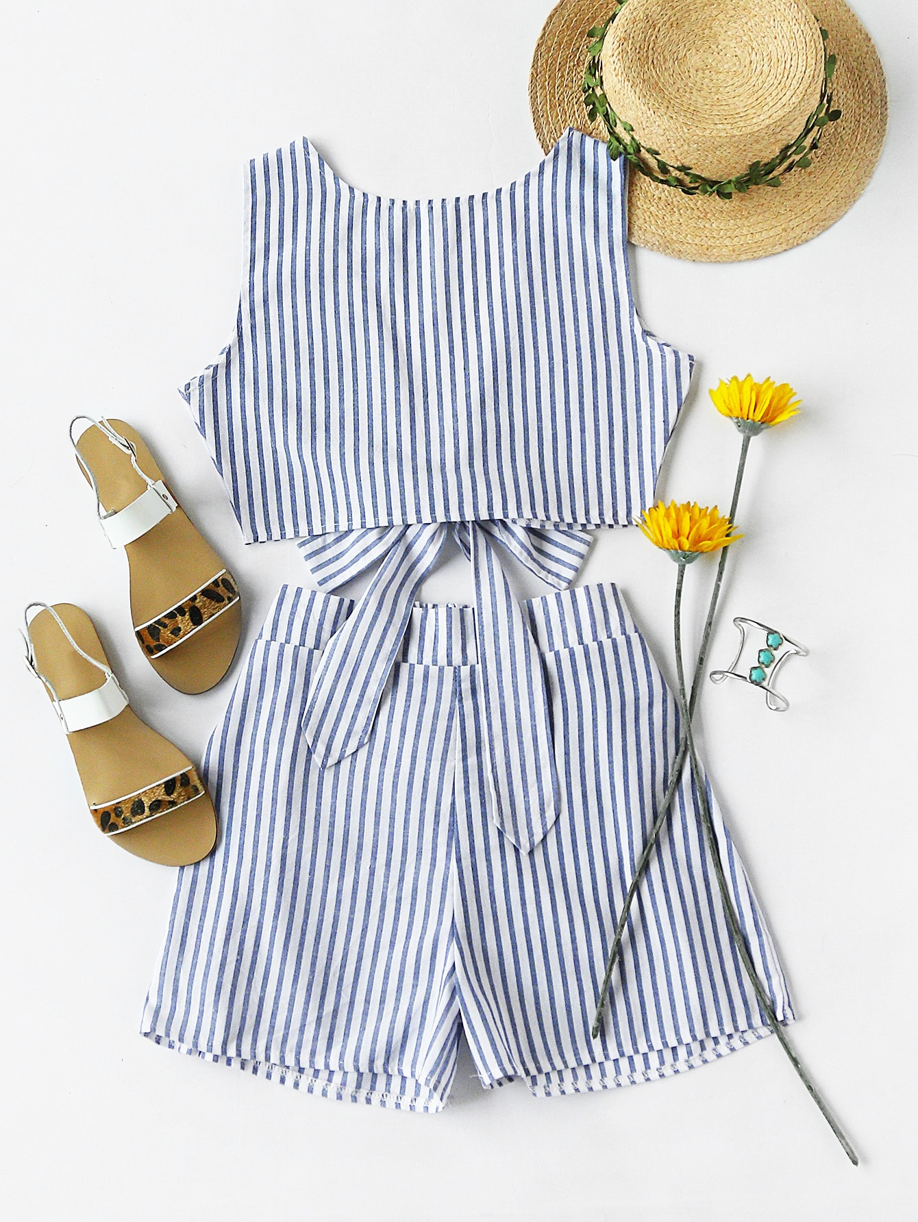Two Way Vertical Striped Bow Tie Crop Top With Shorts