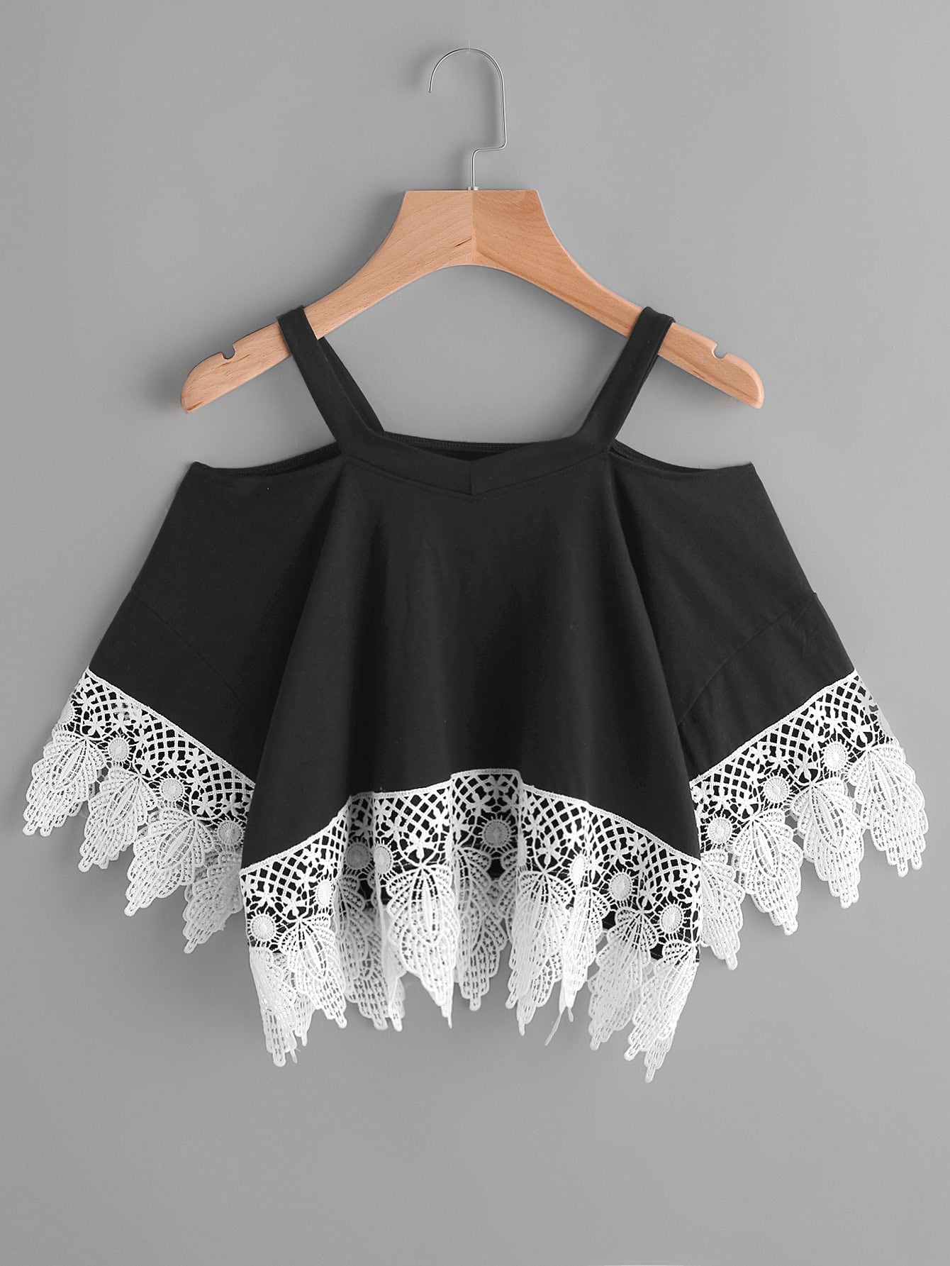 Cold Shoulder Contrast Crochet Lace Trim Tee