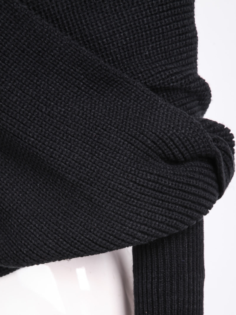 

Off-shoulder Crop Knit Black Sweater