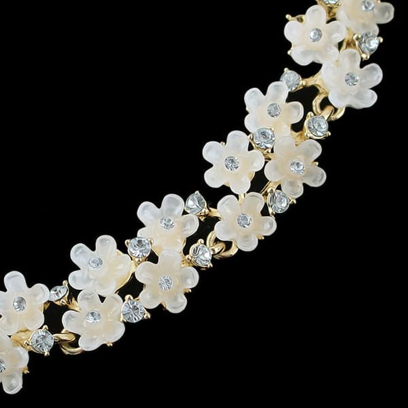 

Apricot With Diamond Flower Bracelet, Beige