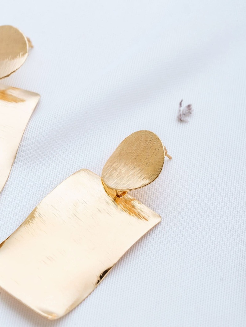 

Gold Rectangle Stud Earrings