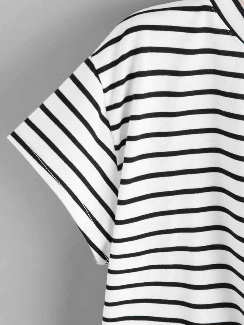 

Striped Side Knotted Tee, Black and white